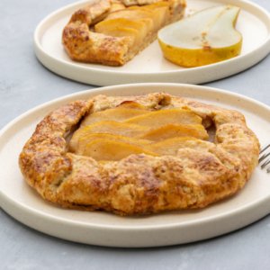 Rustic tart with pears